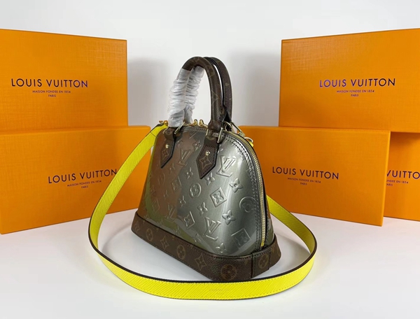 ルイヴィトンバッグ側面デザイン